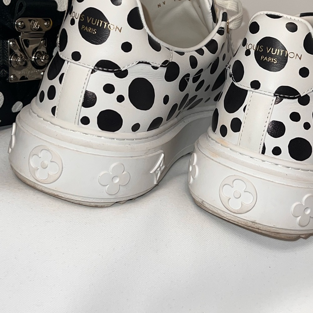 Louis Vuitton Time Out Sneaker Polka Dots - Picture 9 of 9